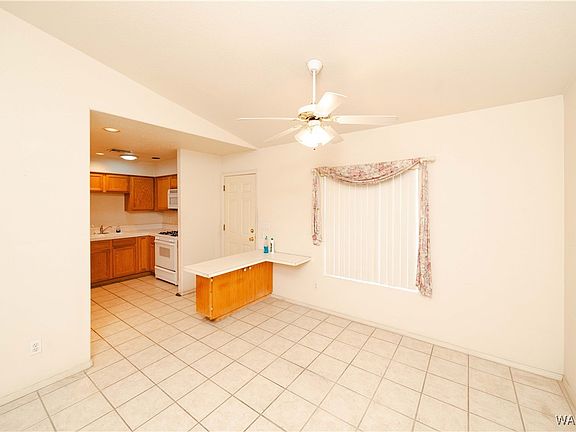 3rd image of 2526 Country Club Place