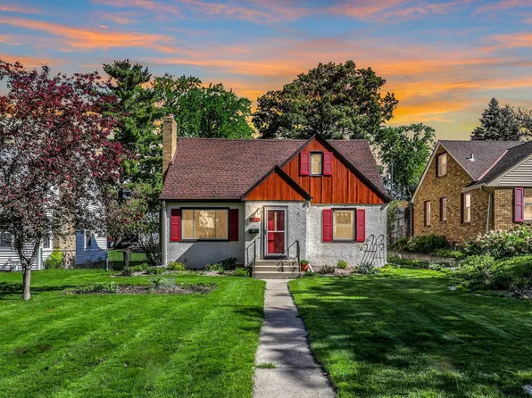 883 Parkview Ave, Saint Paul, MN 55117