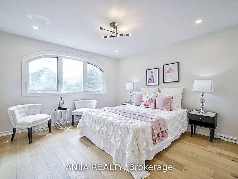 322 Hillsdale Ave E — Photo 18