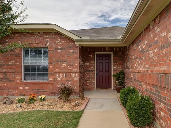 2nd image of 3709 Beatriz Dr