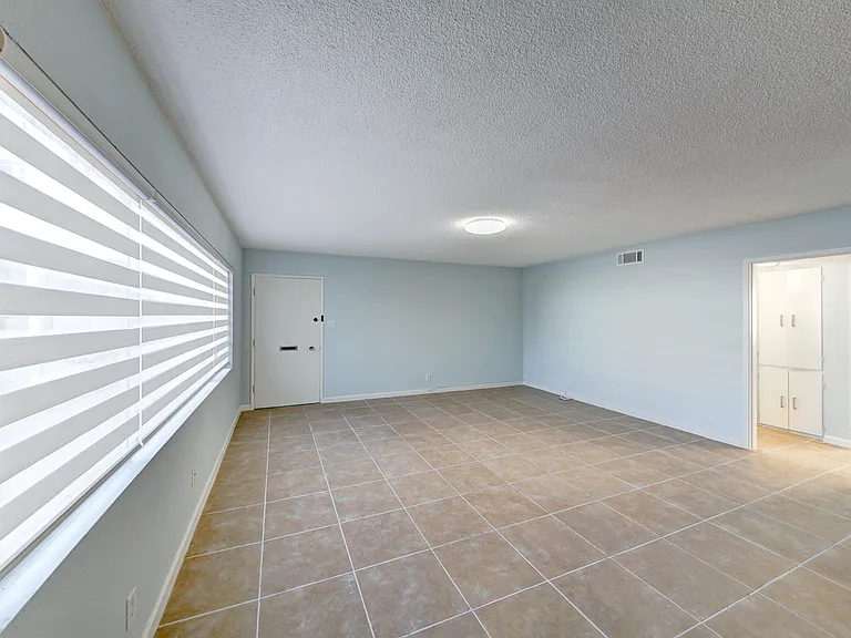 1700 Rexford Dr #104 — Photo 7