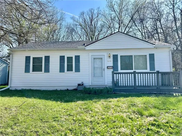 2415 NE Pursell Rd, Kansas City, MO 64118