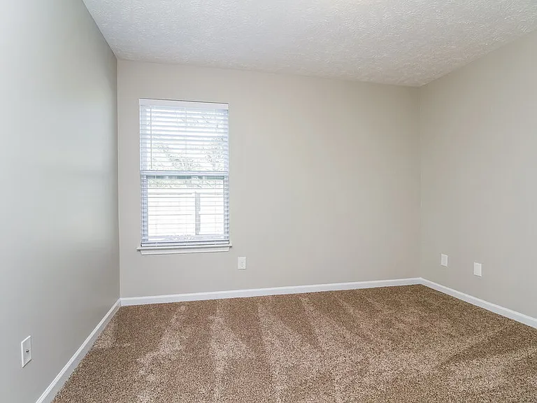 327 Sarava Ln — Photo 14