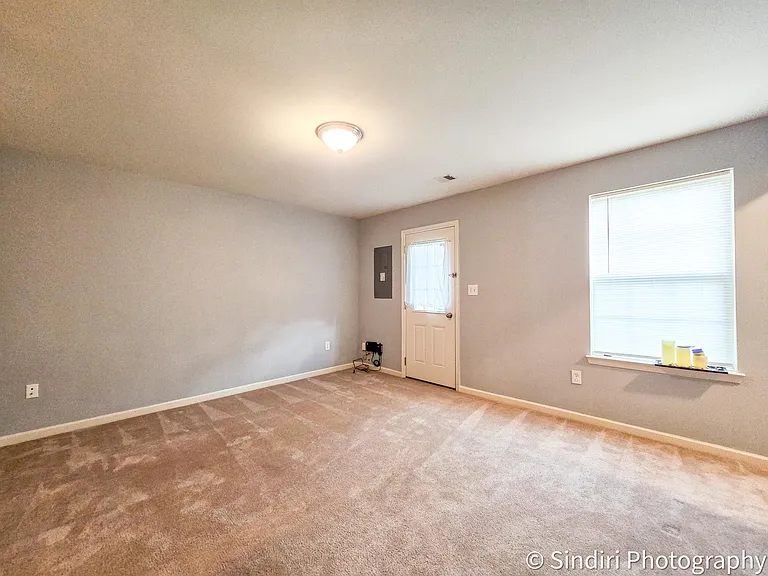 6419 Creekbend Dr — Photo 49