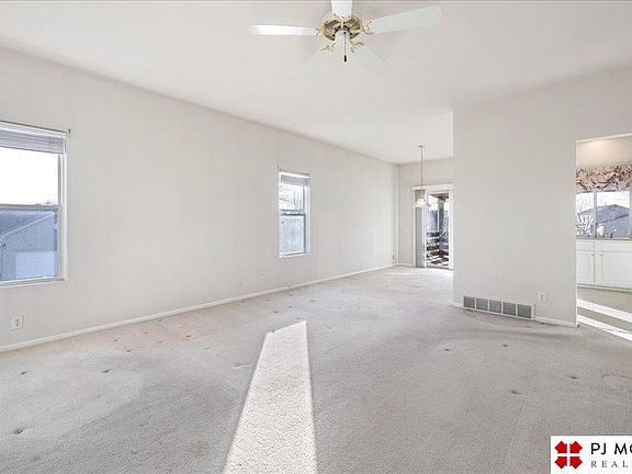 3rd image of 11603 Jefferson Cir