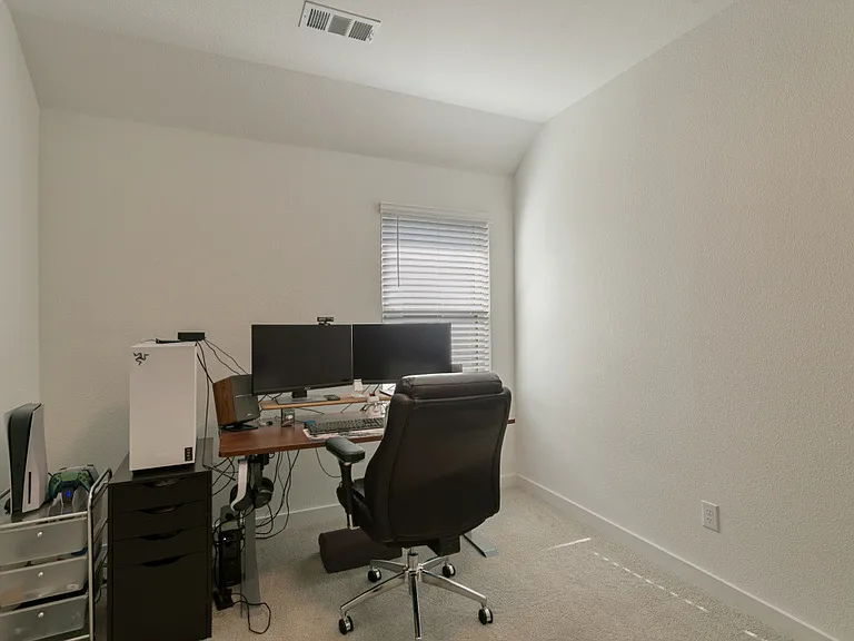 1212 Carnation Dr — Photo 15