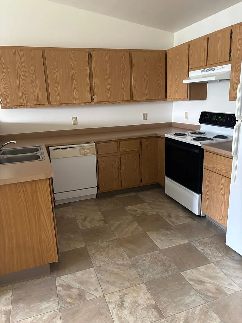 Tamarack Trails Estates LLC — Photo 4