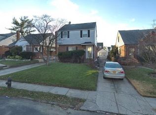 67-16 183rd St, Fresh Meadows, NY 11365