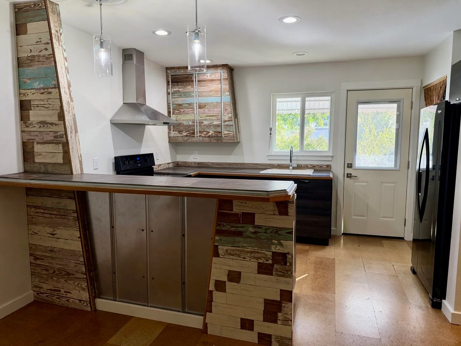 1 bed, 744 sqft, $1,800 — Photo 4