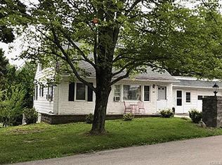 1 Fairview Dr, Warwick, NY 10990