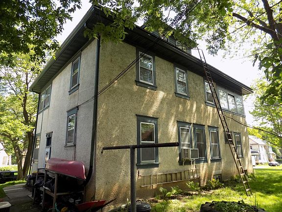 3rd image of 107 Cedar St
