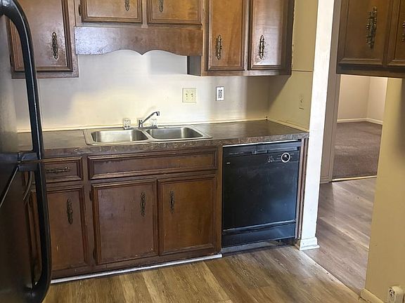 5th image of 124 21st Ave NE #106