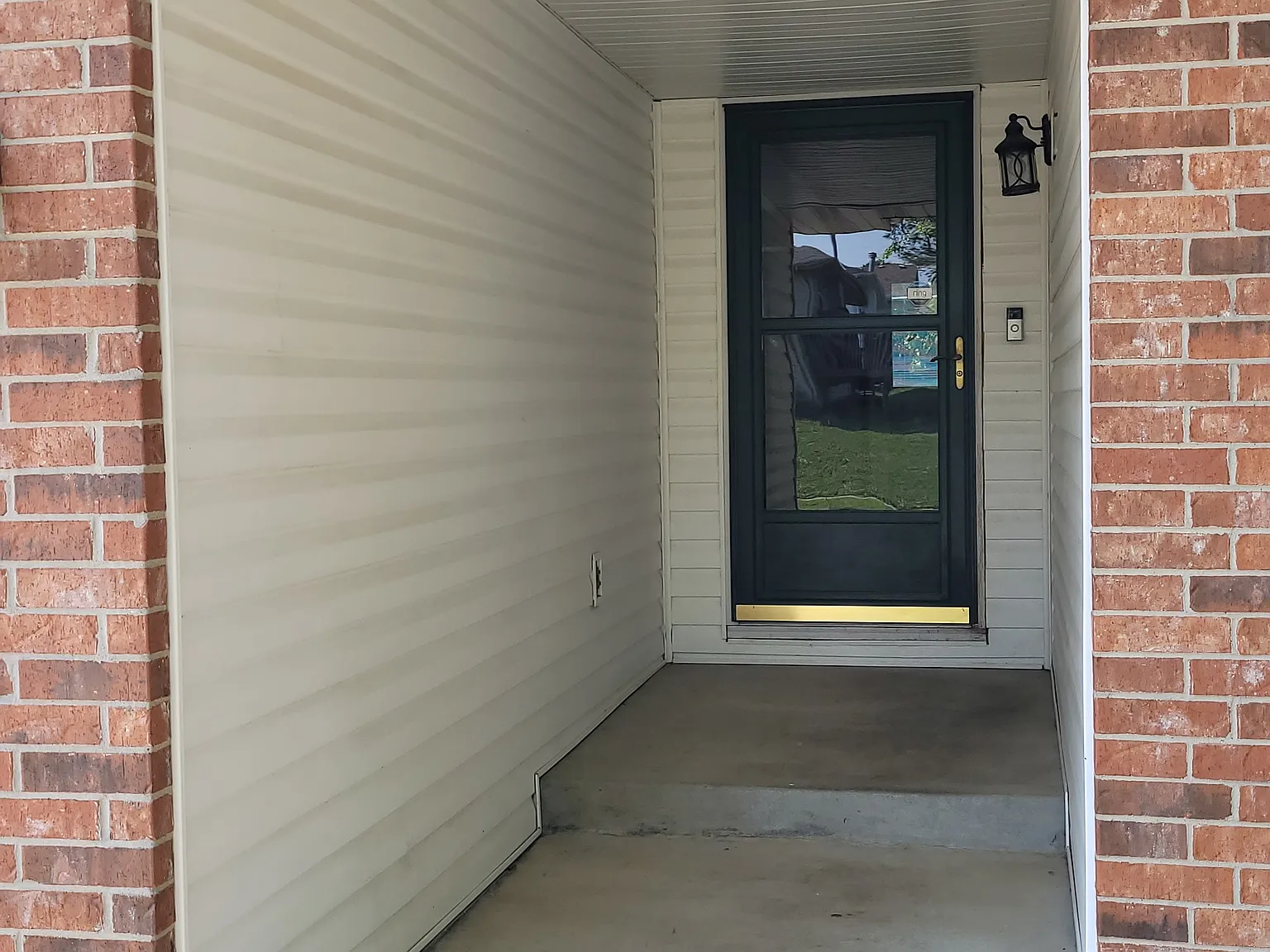 4 bed, 2369 sqft, $2,000 — Photo 4
