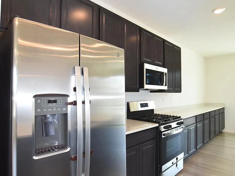 2945 Showplace Dr — Photo 18