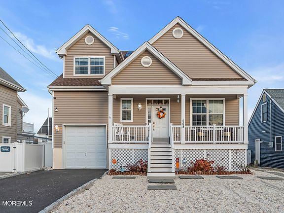 2nd image of 508 Bayview Drive