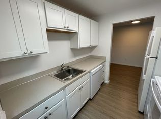 510 N 47th St APT 1, Seattle, WA 98103