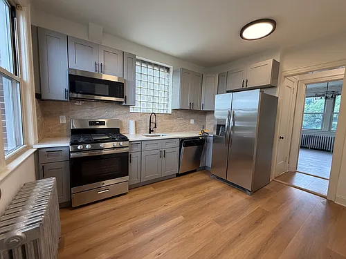 722 E 231st St #1 Photo 1