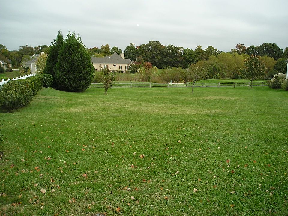 beautiful building lot/pond views