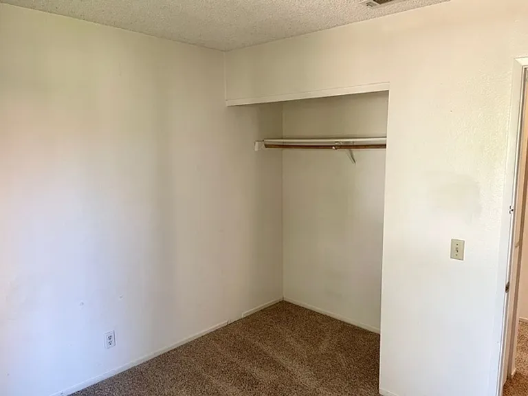1388 Cavalier Ln — Photo 9