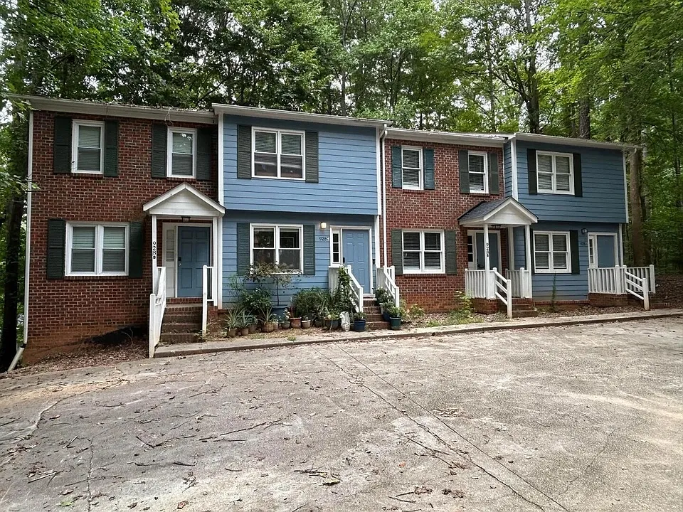 928 Hearthridge Ct #B