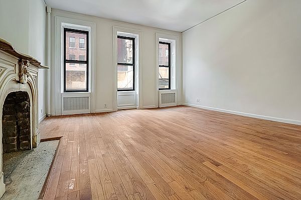 1st image of 1109 Lexington Ave APT 3