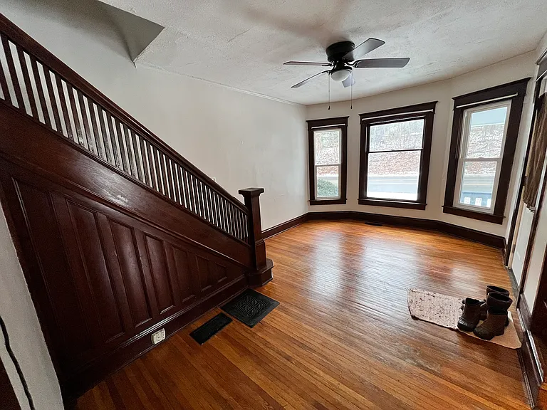 108 N Keystone Ave — Photo 1