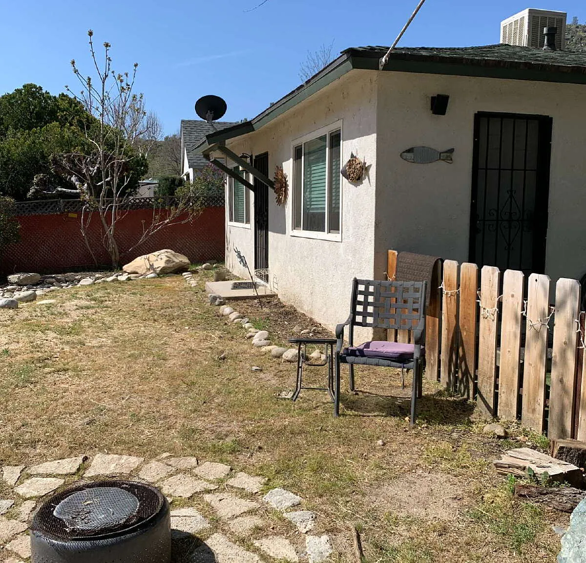 2 bed, 1.0 bath, 1127 sqft, $1,350 — Photo 2