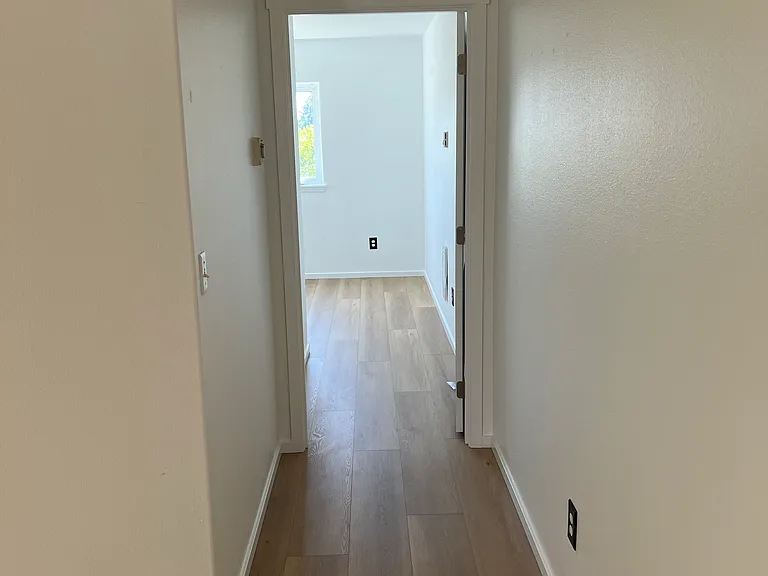 1228 NE 84th Ave #4 — Photo 6