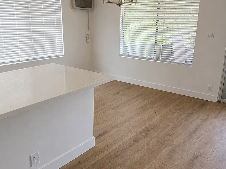 936 N Orange Grove Ave — Photo 4