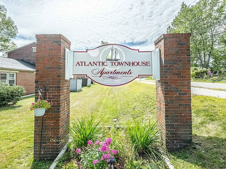 Atlantic Townhouse Apartments — Photo 18