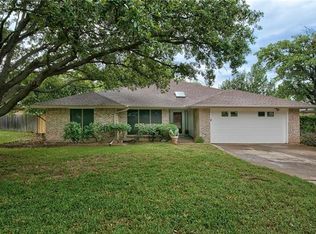 5403 Oak Springs Dr, Arlington, TX 76016