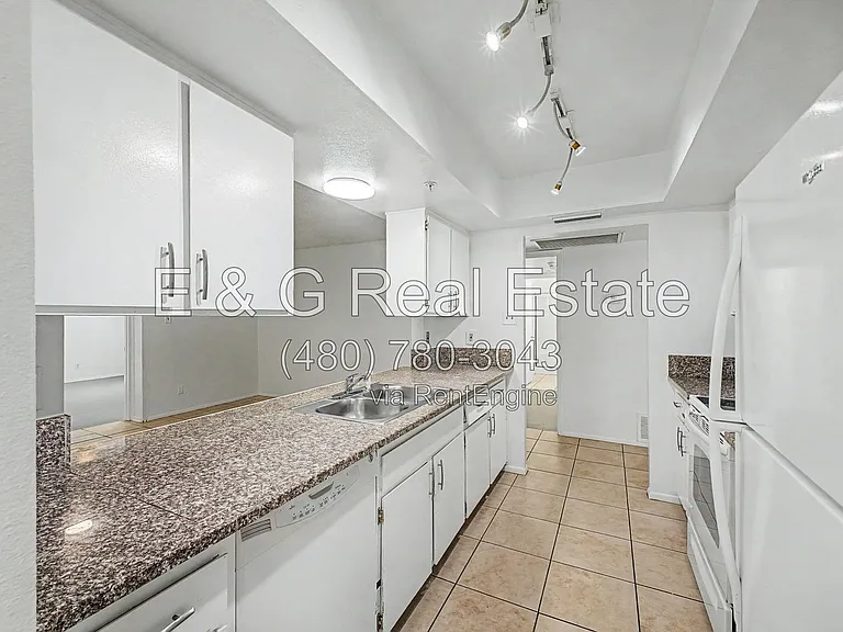 4401 S Rita Ln — Photo 11