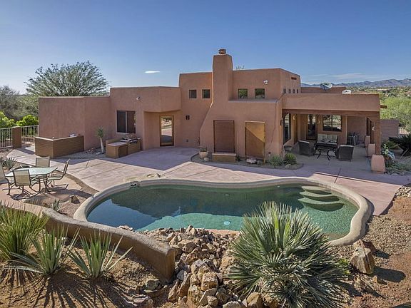 2nd image of 1081 W Saddlehorn Pl