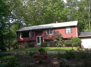 281 S Hoop Pole Rd, Guilford, CT 06437