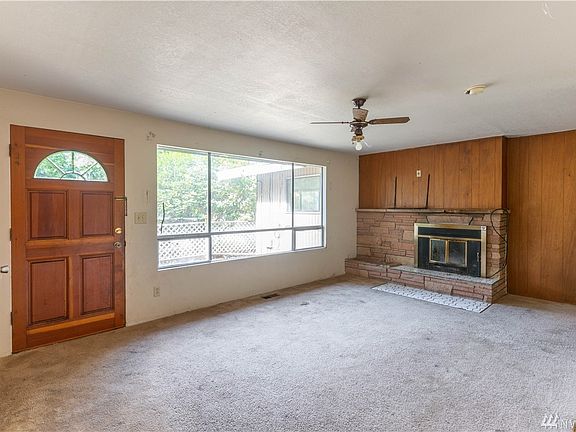 The large living room windows bring tons of natural light into the home. 