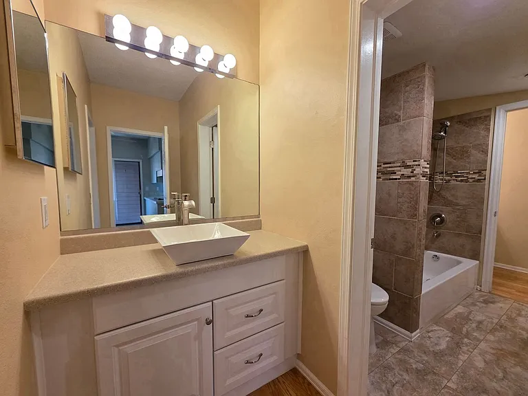 5014 Sunsuite Trl — Photo 8