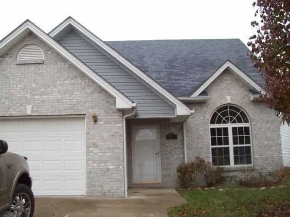 109 Alumni Dr, Elizabethtown, KY 42701