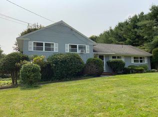16 Mayflower Rd, Hallowell, ME 04347