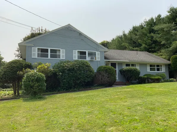 16 Mayflower Road, Hallowell, ME 04347