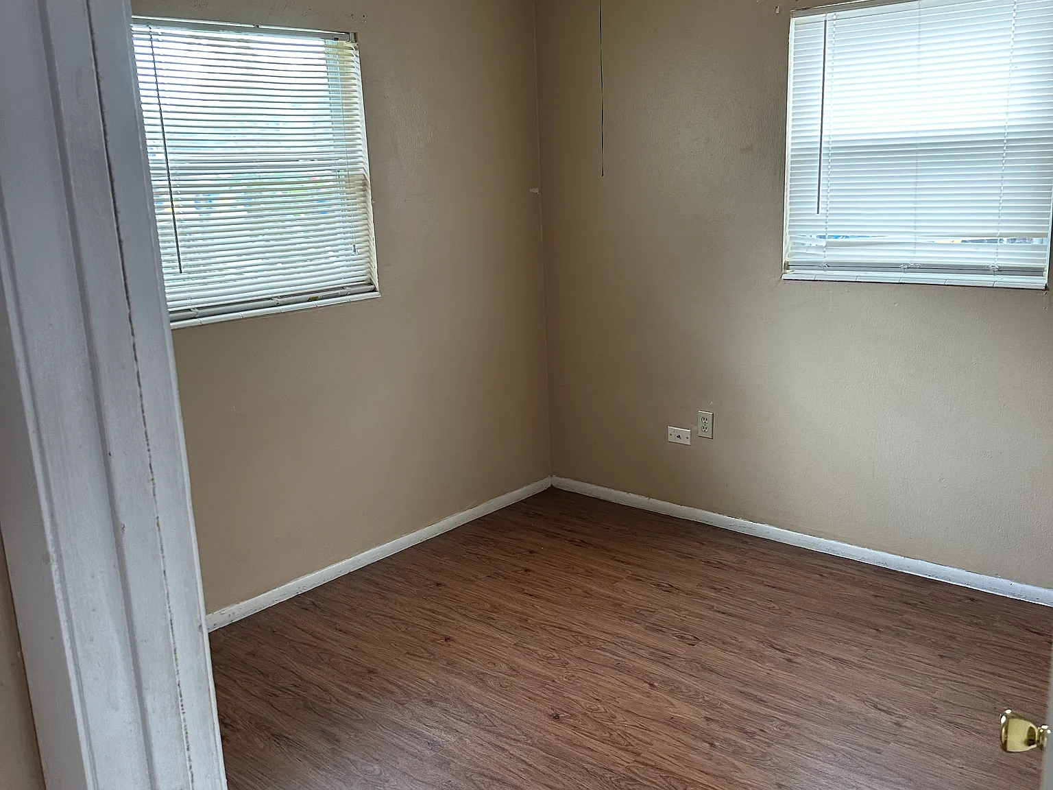 903 E Bougainvillea Ave — Photo 4