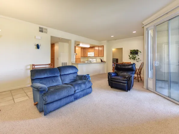 5201 Laguna Oaks Dr Unit 43, Elk Grove, CA 95758