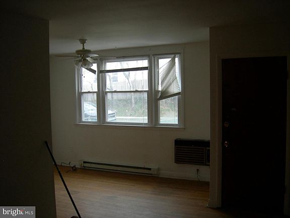 5th image of 266 Bridge St