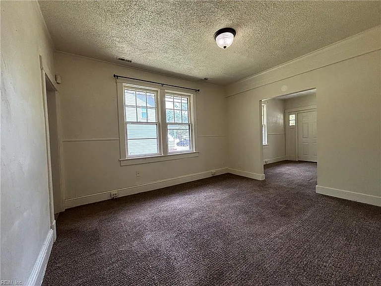 316 Constitution Ave — Photo 8
