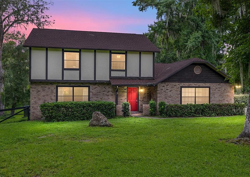 1st image of 29 Lake Wood Cir