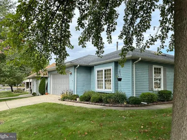 36 Hilltop Ln W, Columbus, NJ 08022