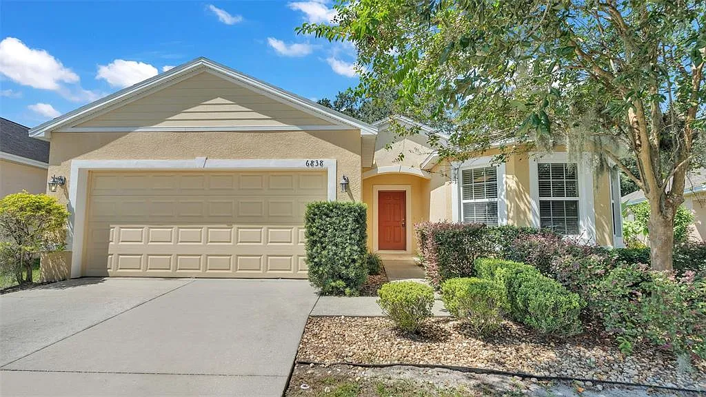 3 bed, 2.0 bath, 1750 sqft, $2,495 — Photo 1