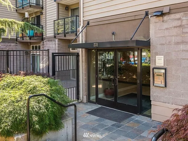 231 Belmont Ave E #310 — Photo 9