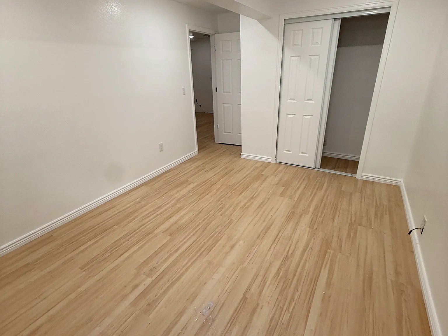 3 bed, 2200 sqft, $2,200 — Photo 1