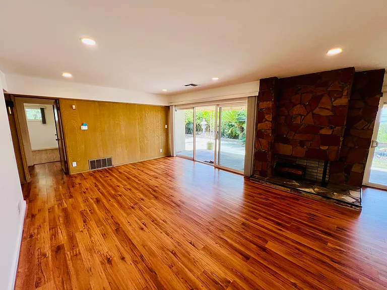 2100 Brightwood St — Photo 8