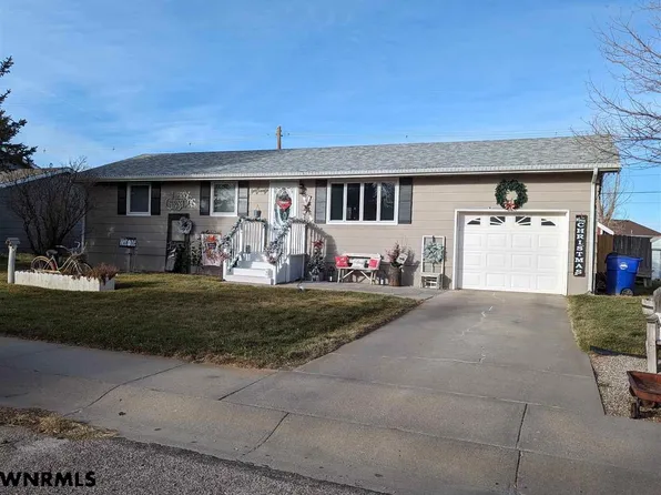 2310 Chateau Way, Gering, NE 69341